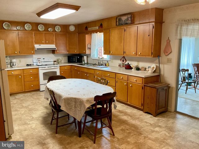 1127 LANDISVILLE RD, Manheim, PA 17545