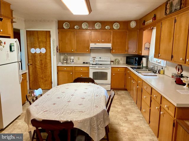 1127 LANDISVILLE RD, Manheim, PA 17545