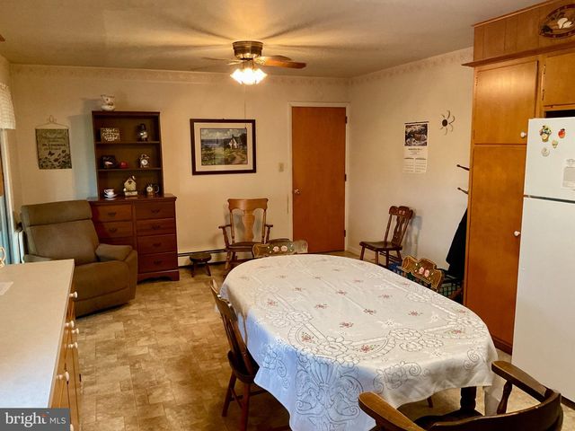 1127 LANDISVILLE RD, Manheim, PA 17545