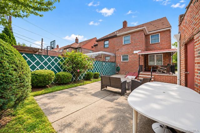 189-33 46th Avenue, Flushing, NY 11358