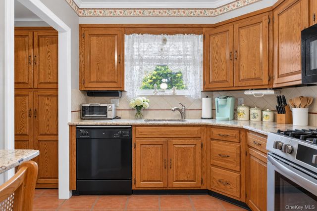 189-33 46th Avenue, Flushing, NY 11358