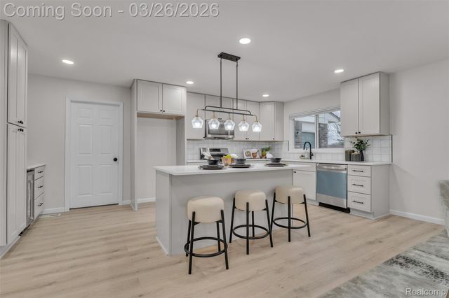 43935 Harsdale Drive, Canton Charter Township, MI 48187