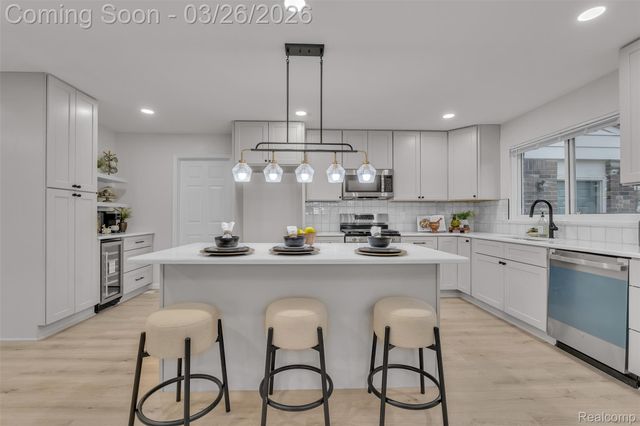 43935 Harsdale Drive, Canton Charter Township, MI 48187