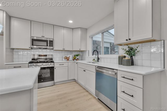 43935 Harsdale Drive, Canton Charter Township, MI 48187