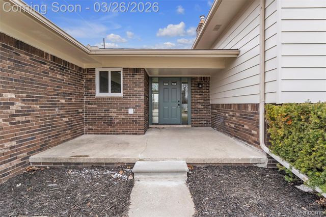 43935 Harsdale Drive, Canton Charter Township, MI 48187