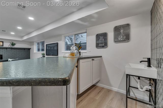 43935 Harsdale Drive, Canton Charter Township, MI 48187