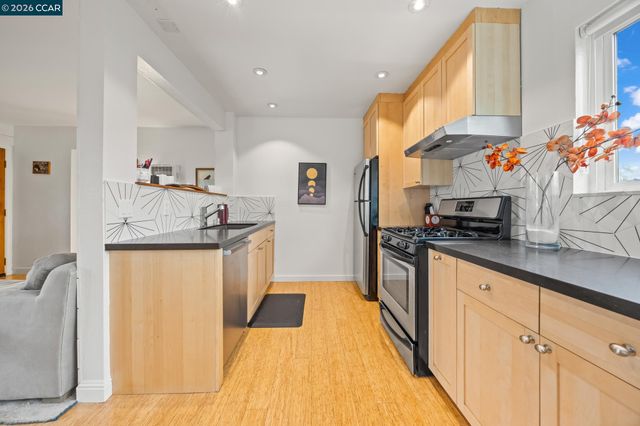 2327 10th Street 4, Berkeley, CA 94710