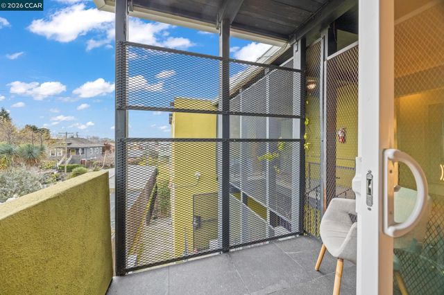 2327 10th Street 4, Berkeley, CA 94710