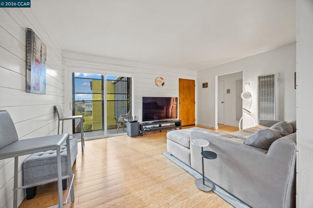 2327 10th Street 4, Berkeley, CA 94710