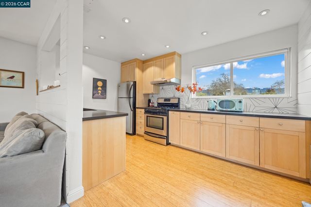 2327 10th Street 4, Berkeley, CA 94710