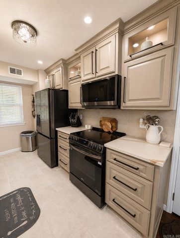 6216 Boyle Park Rd, Little Rock, AR 72204
