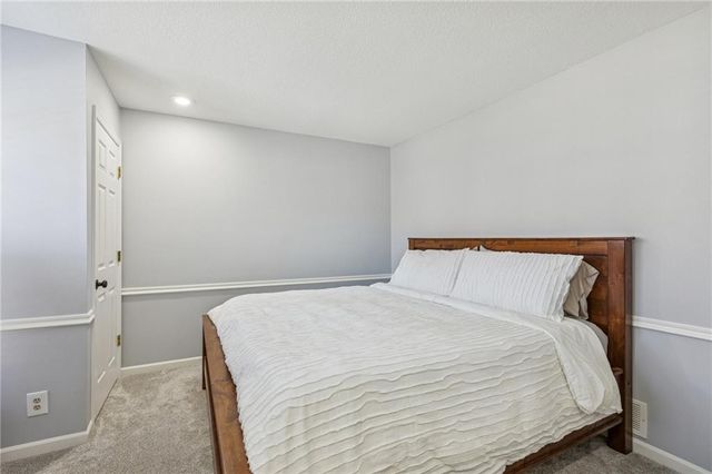 13819 Pembroke Lane, Leawood, KS 66224