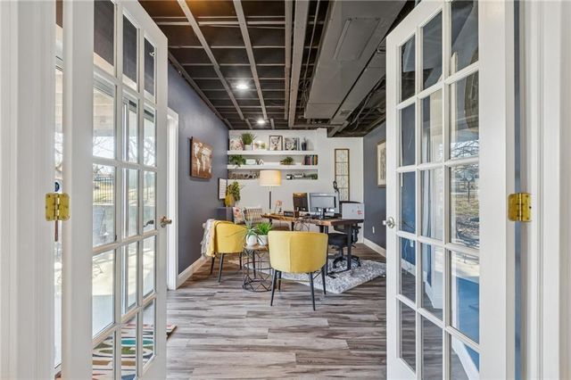 13819 Pembroke Lane, Leawood, KS 66224