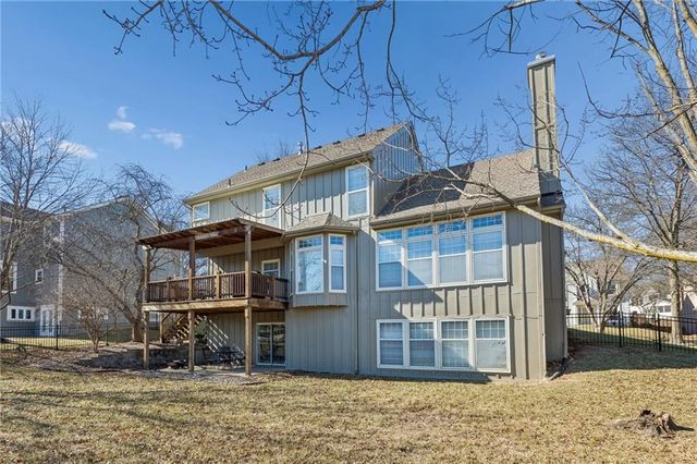 13819 Pembroke Lane, Leawood, KS 66224