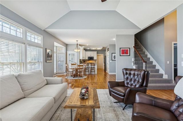 13819 Pembroke Lane, Leawood, KS 66224