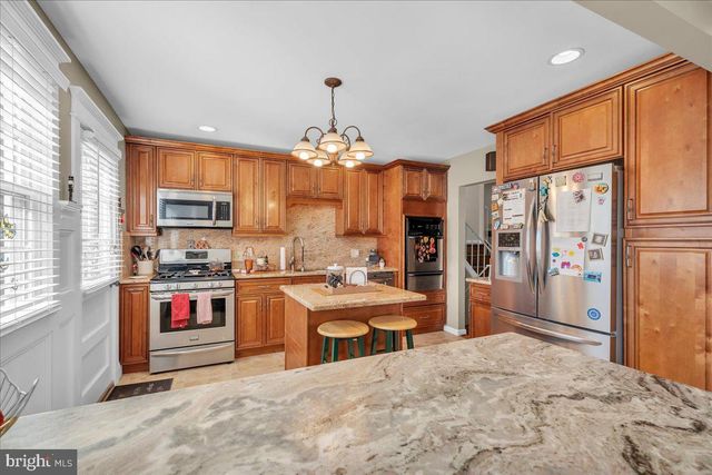 528 REVERE DR, Blackwood, NJ 08012