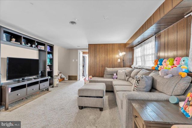 528 REVERE DR, Blackwood, NJ 08012