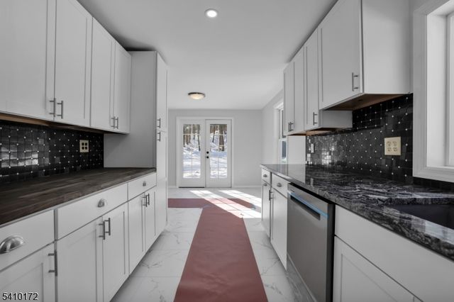 52 Whitehall Rd, Green Twp., NJ 07821