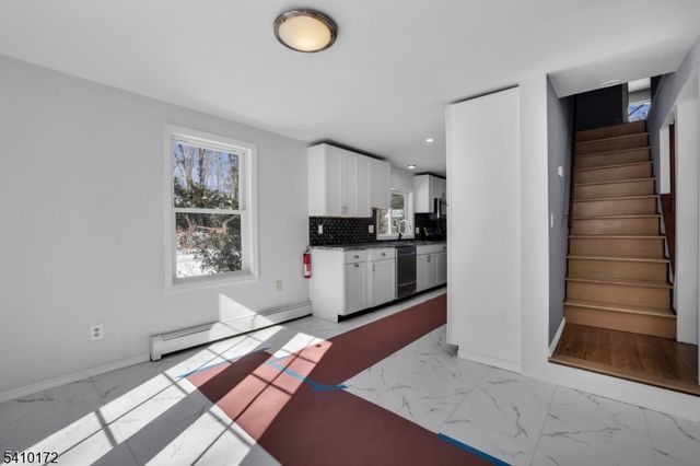 52 Whitehall Rd, Green Twp., NJ 07821