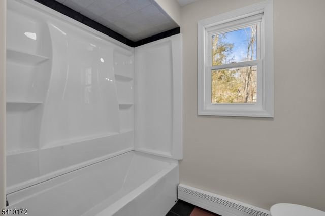 52 Whitehall Rd, Green Twp., NJ 07821