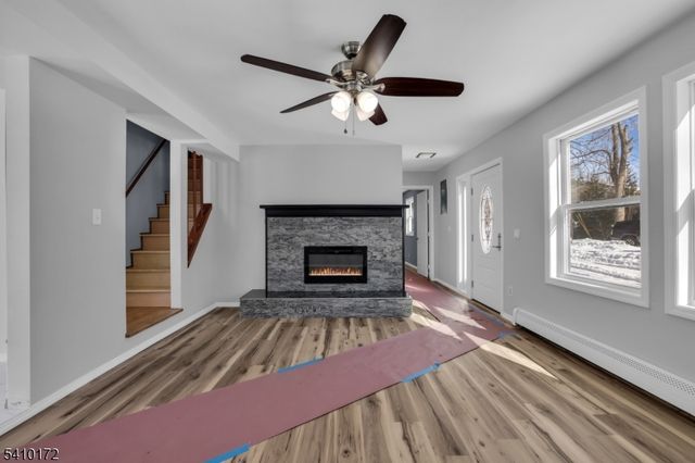 52 Whitehall Rd, Green Twp., NJ 07821