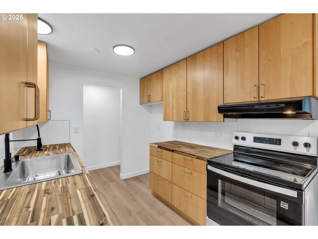 398 21ST St, Salem, OR 97301