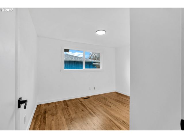 398 21ST St, Salem, OR 97301