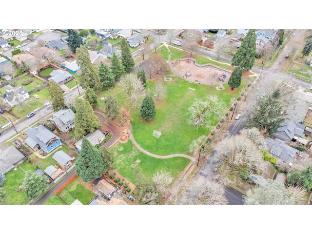 398 21ST St, Salem, OR 97301