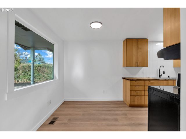 398 21ST St, Salem, OR 97301