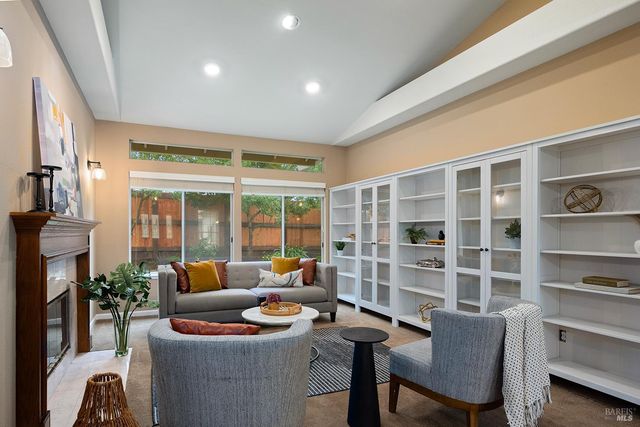 5432 Shallows Pl E, Santa Rosa, CA 95409