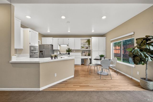 5432 Shallows Pl E, Santa Rosa, CA 95409