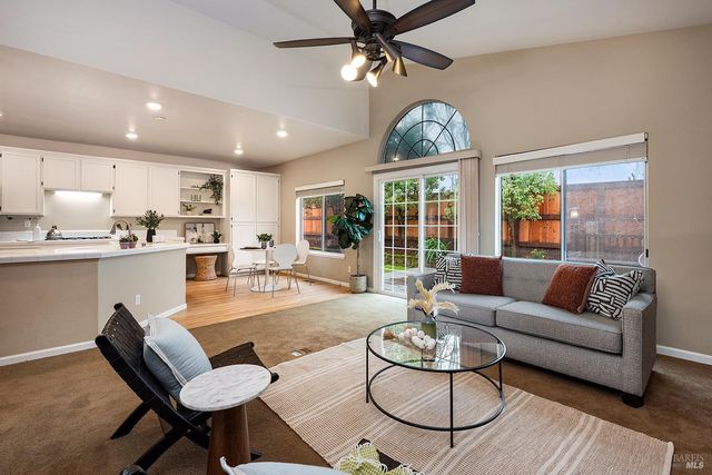 5432 Shallows Pl E, Santa Rosa, CA 95409