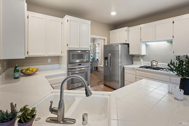 5432 Shallows Pl E, Santa Rosa, CA 95409