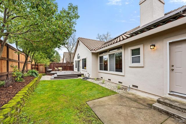 5432 Shallows Pl E, Santa Rosa, CA 95409