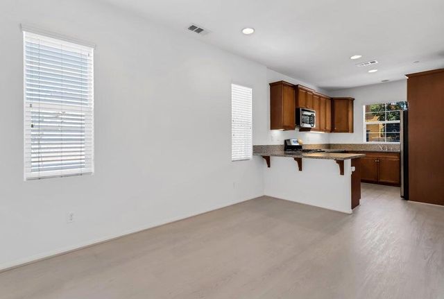 530 Calle Vibrante, Palm Desert, CA 92211