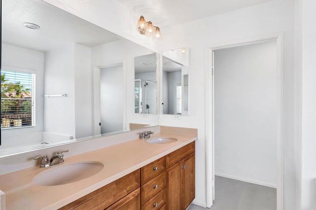 530 Calle Vibrante, Palm Desert, CA 92211