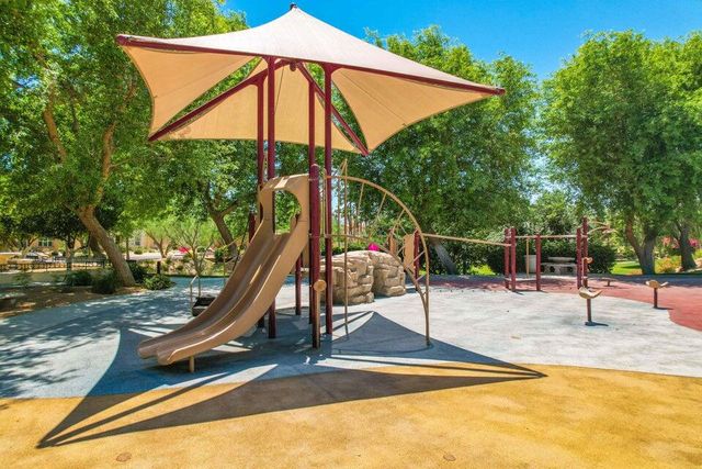 530 Calle Vibrante, Palm Desert, CA 92211