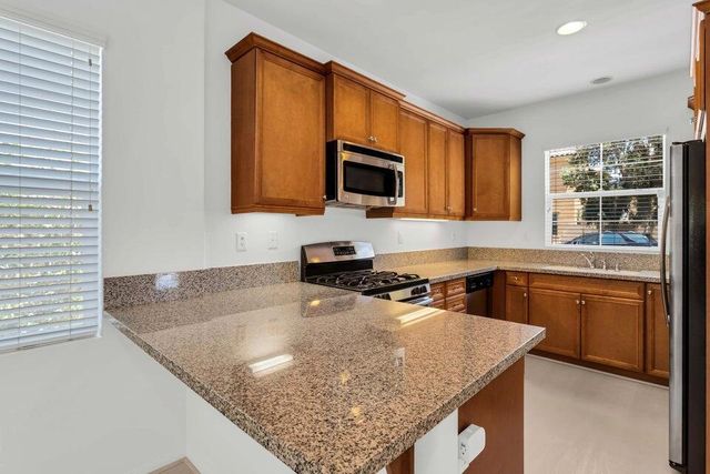 530 Calle Vibrante, Palm Desert, CA 92211