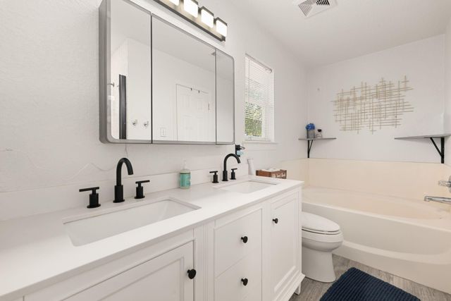 2810 Brookmist Lane, Dickinson, TX 77539