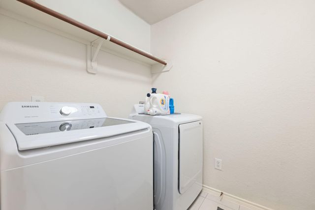 2810 Brookmist Lane, Dickinson, TX 77539