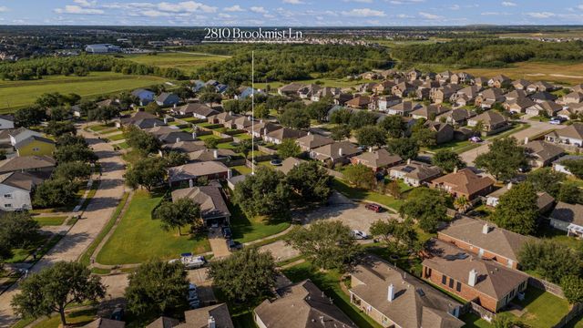 2810 Brookmist Lane, Dickinson, TX 77539