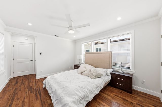 827 Westmount Avenue, Dallas, TX 75211