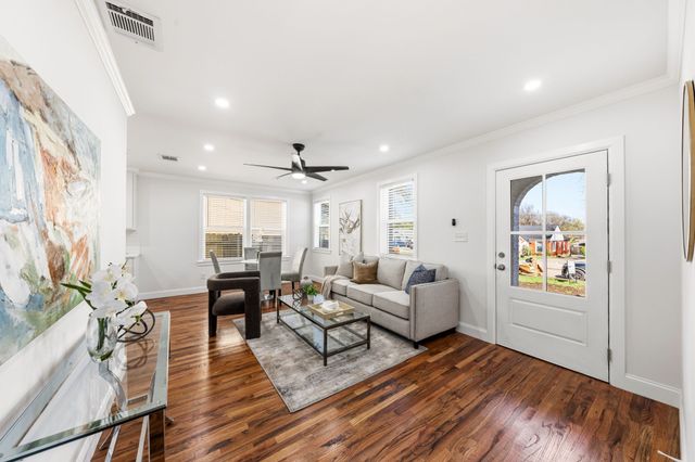 827 Westmount Avenue, Dallas, TX 75211