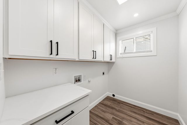 827 Westmount Avenue, Dallas, TX 75211