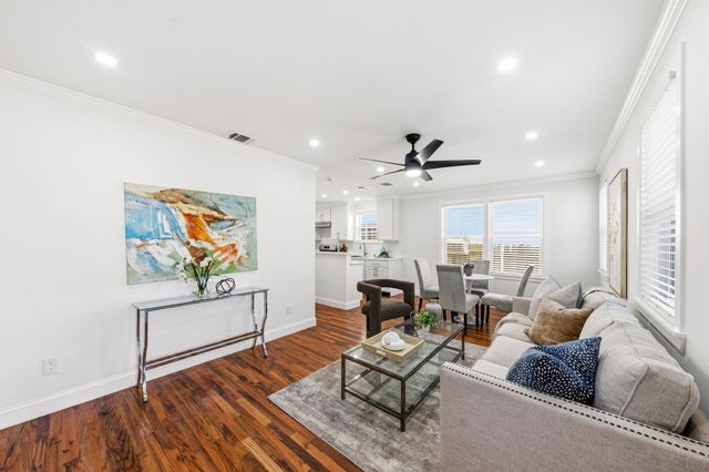 827 Westmount Avenue, Dallas, TX 75211