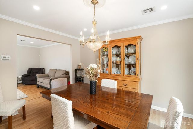 5 Ridgeview Road, Jamesburg, NJ 08831