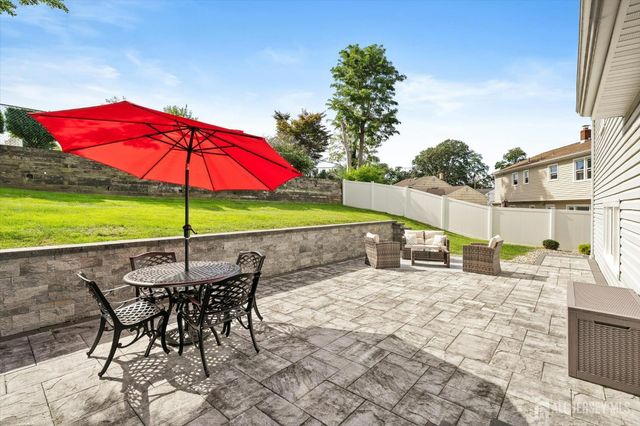 5 Ridgeview Road, Jamesburg, NJ 08831
