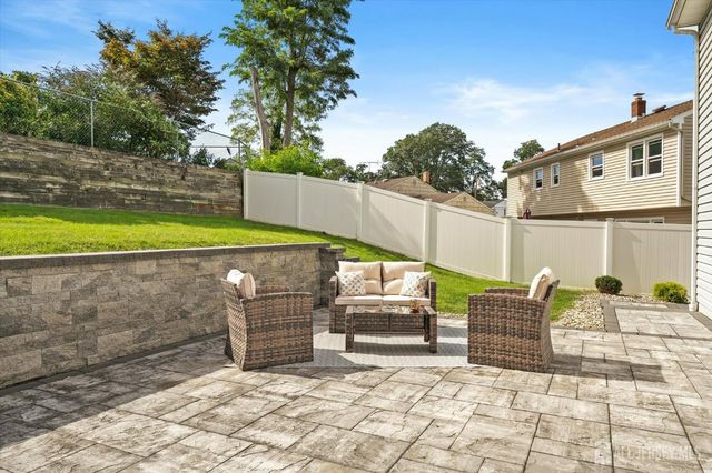 5 Ridgeview Road, Jamesburg, NJ 08831