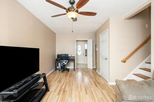 5 Ridgeview Road, Jamesburg, NJ 08831