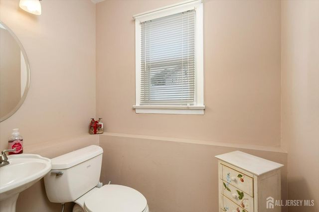 5 Ridgeview Road, Jamesburg, NJ 08831